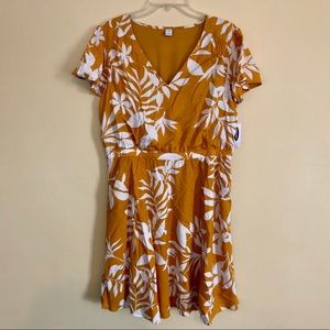 NWT Old Navy - Yellow and White Floral Dress
